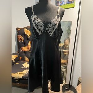 Women’s lingerie - size medium Linea Donatella